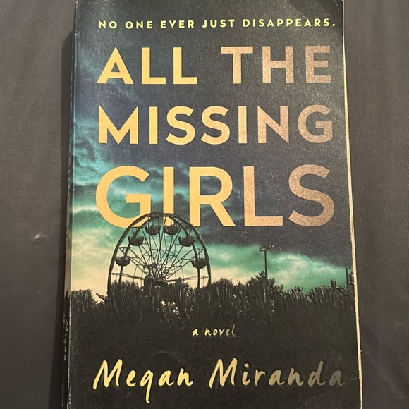 Assorted Books - Picture 2 of 7